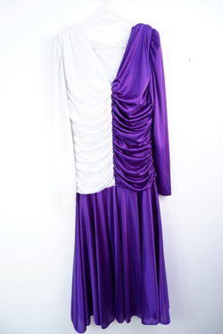 Платье эффектное и контрастное 46 размер