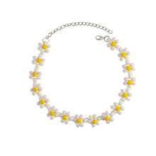 daisy necklace