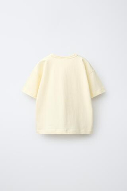 ZARA ФУТБОЛКА С АНИМАЛИСТИЧНЫМ ПРИНТОМ, СВЕТЛО-ЖЕЛТЫЙ