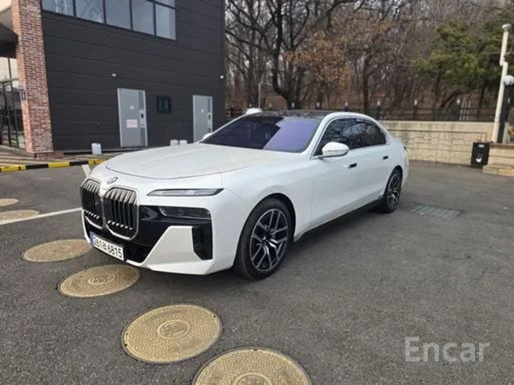 BMW 7 серии (G70) 740i xDrive M Sport