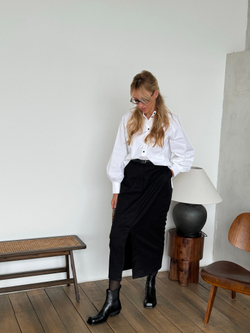 Юбка с разрезом чёрная