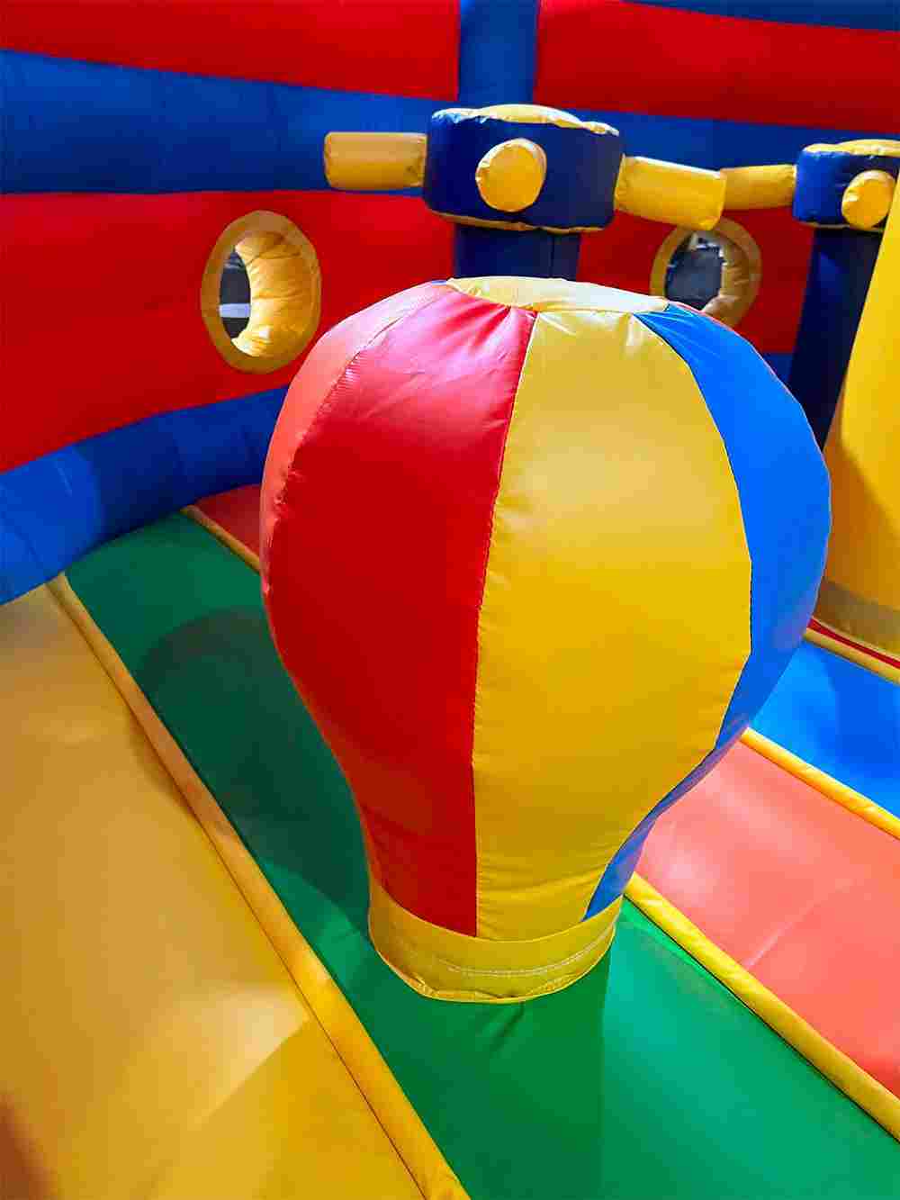 Надувной корабль «Весёлый Роджер с крышей», 10х6,3х6