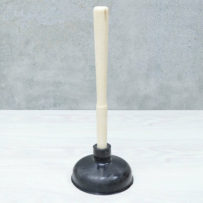 Вантуз с деревянной ручкой 4033