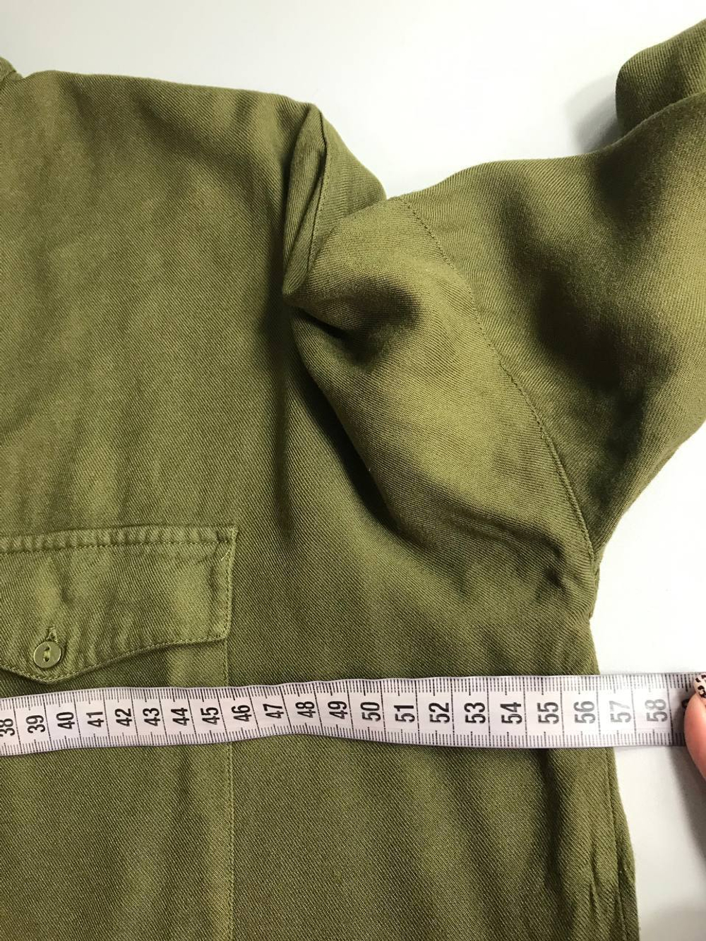 Рубашка свободного кроя, цвета хаки визуально из хлопка, маркировка 6, визуально на 46 размер