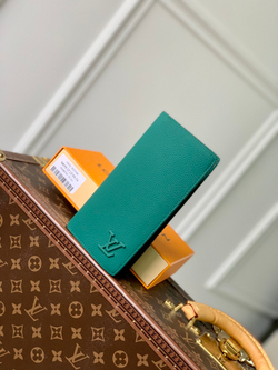 Louis Vuitton Brazza Wallet