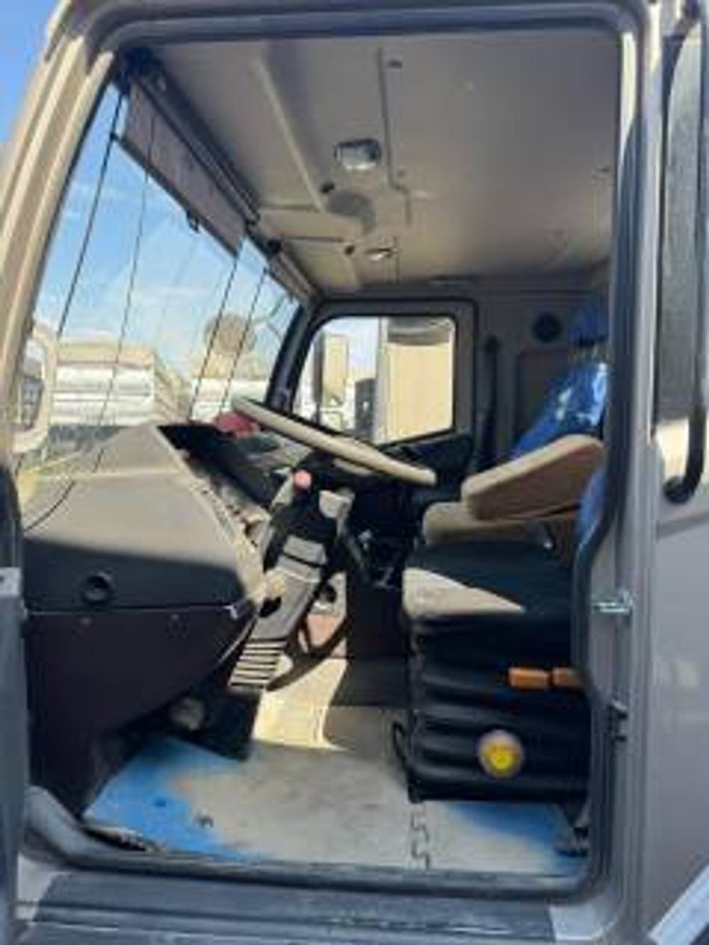 Zoomlion ZTC* 6x4 Автокран ZTC300V 	(Дизельный, 7,8 л, 313 л.с., МТ)