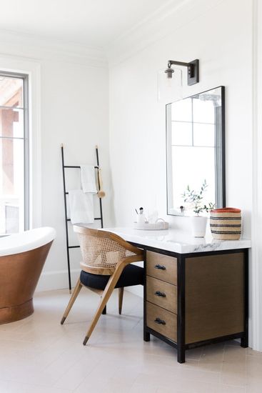 Зеркало в чёрной раме “Ноулз”