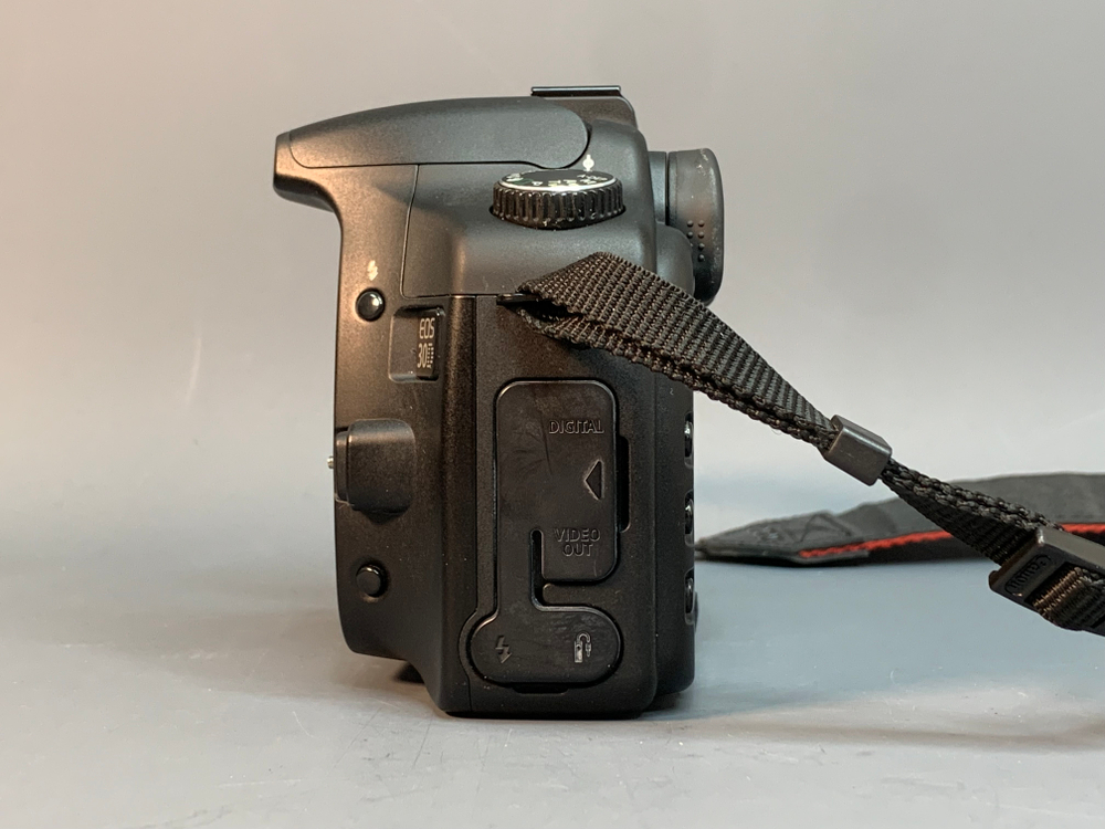 Canon EOS 30D kit EF-S 18-55mm 3.5-5.6 ll