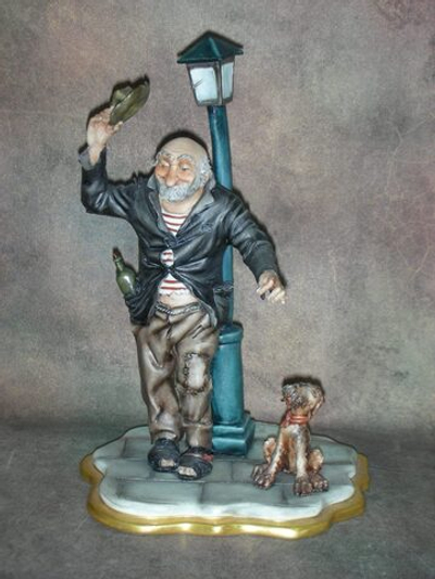 Статуэтка. Фарфор. Друзья под светом фонаря. Capodimonte. Италия