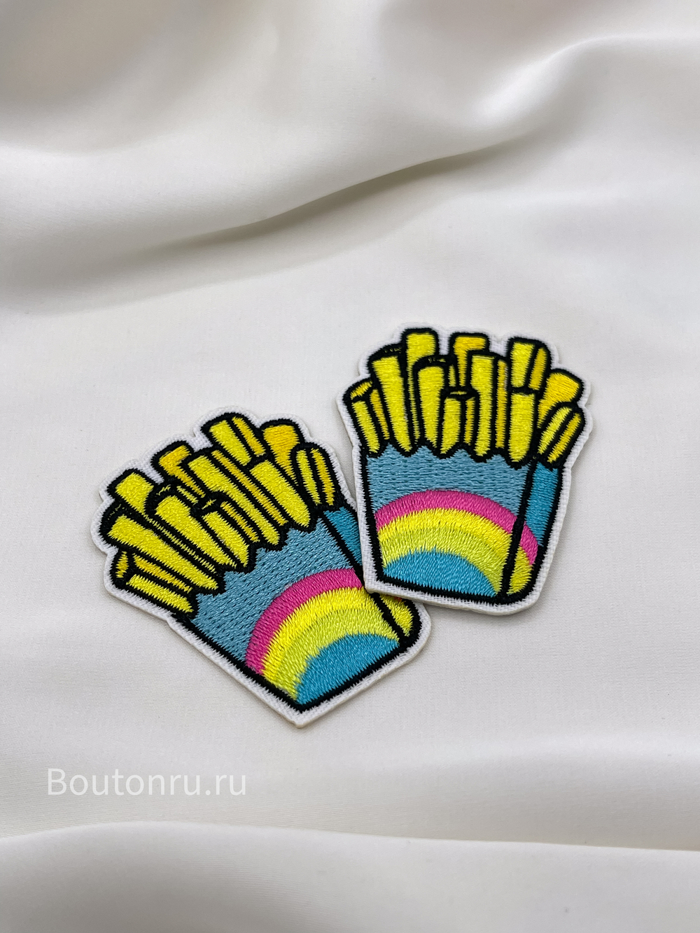 Нашивка "картошка фри" желто-голубая 5,5х4 см