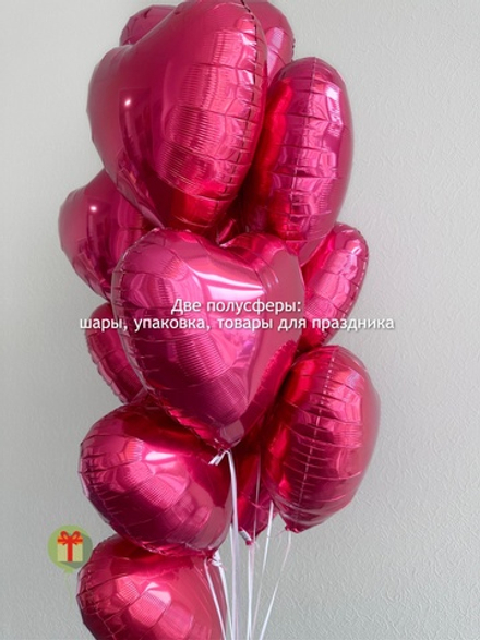 Фонтан из фольгированных сердец