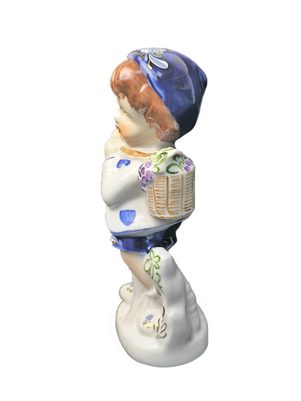 Фарфоровая статуэтка "Мальчик с виноградом" Германия