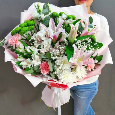 Авторский букет с лилией