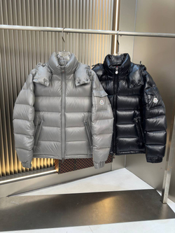 Пуховик Moncler
