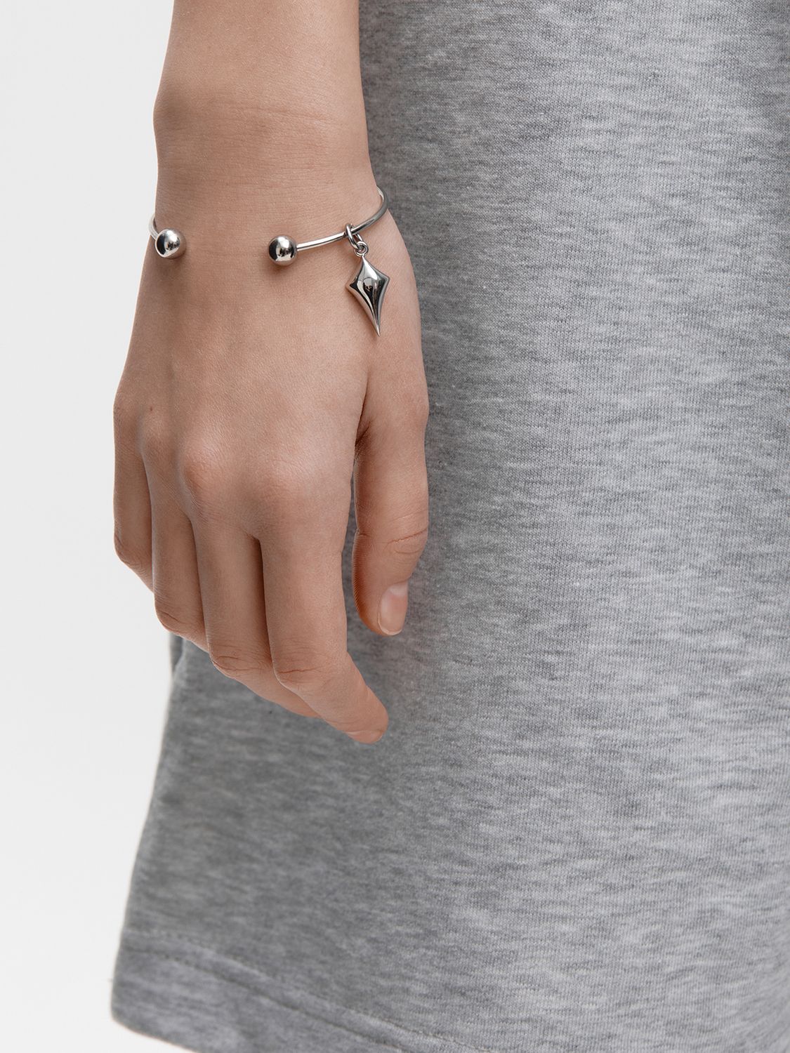 БРАСЛЕТ С ПОДВЕСКОЙ "DIAMOND"