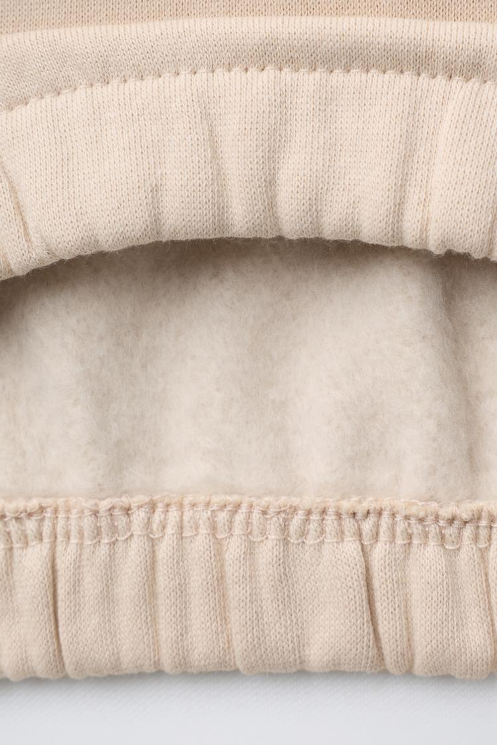 ZARA ТОЛСТОВКА С КОНТРАСТНОЙ ВЫШИВКОЙ, ЭКРЮ