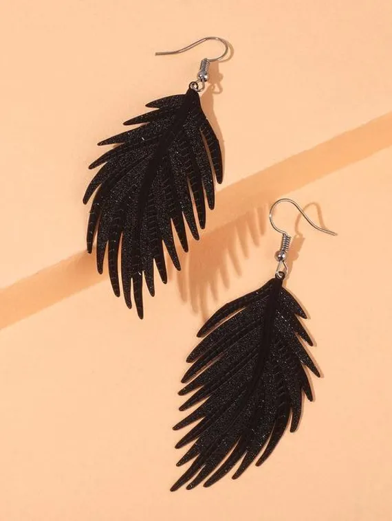 Серьги металл "Папоротник" листочек цвет чёрный