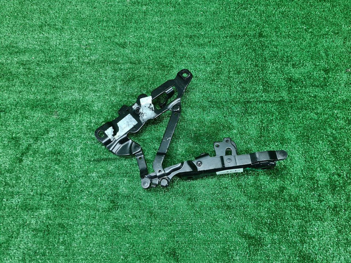 Петля капота левая BMW 5er F10 (2009-2017)