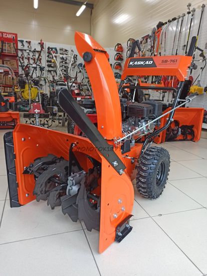 Бензиновый снегоуборщик "KASKAD" SB-761
