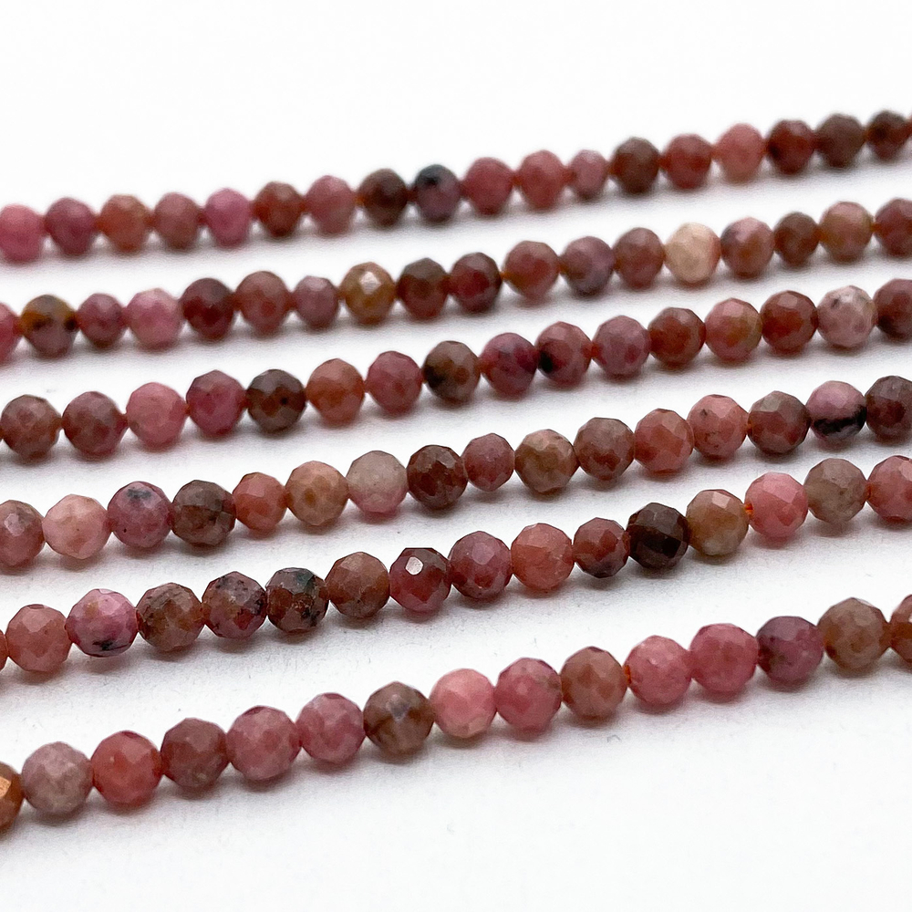Бусины Родонит граненый, размер около 2,9 мм, цена за нить 38 см (около 135 шт)