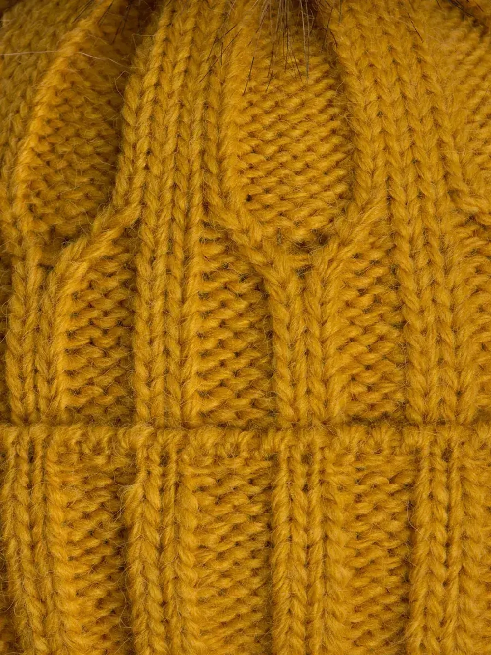 Шапка зимняя для мальчика на завязках и снуд