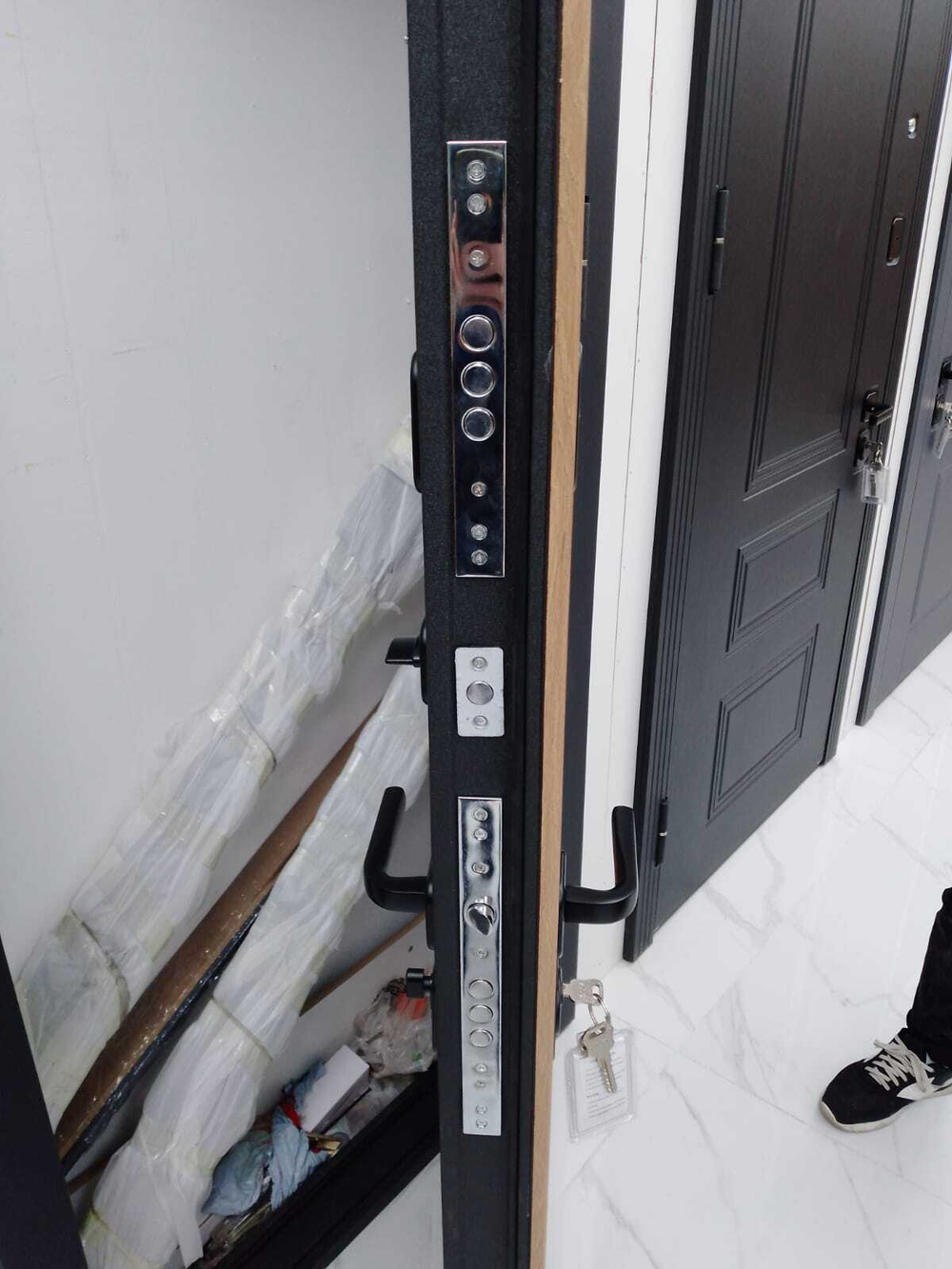 Дверь входная М-8017