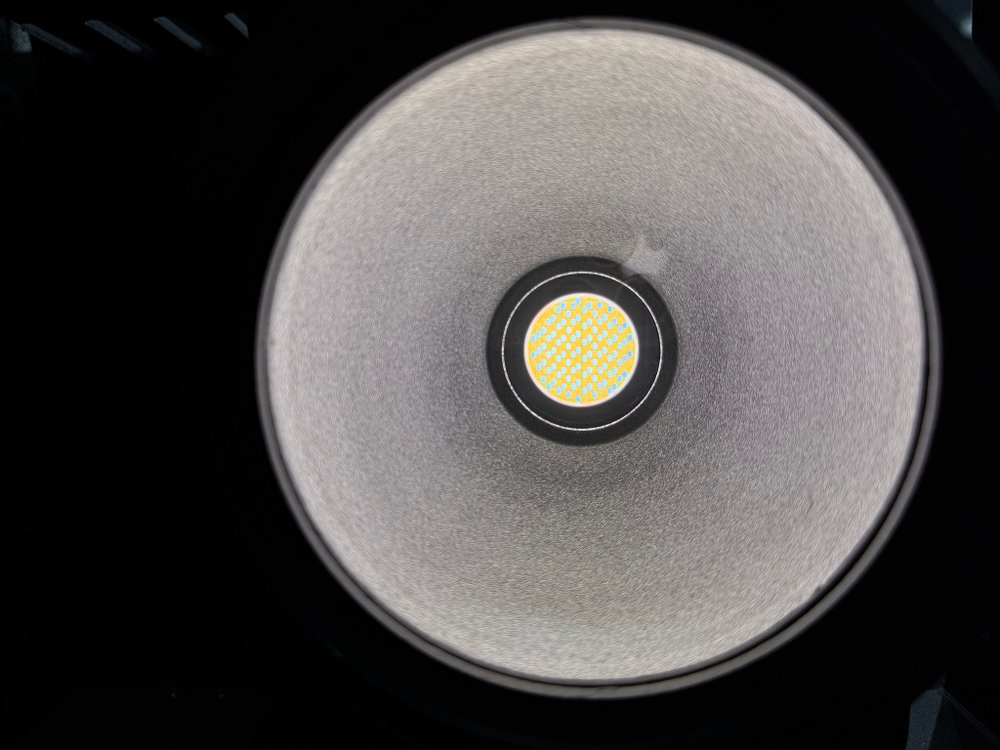 BLINDER 800 IP — LED блиндер 1-20 Гц IP65