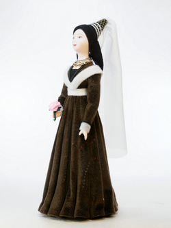 Кукла коллекционная в праздничном костюме дворянки из Бургундии