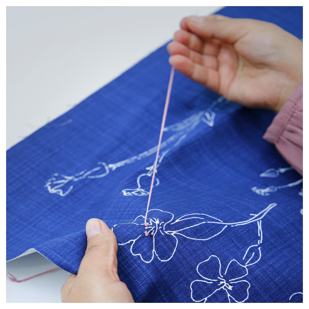 Чехол на подушку IKEA AKERNEJLIKA (АКЕРНЕЙЛИКА), Синий с вышивкой, 50x50 см