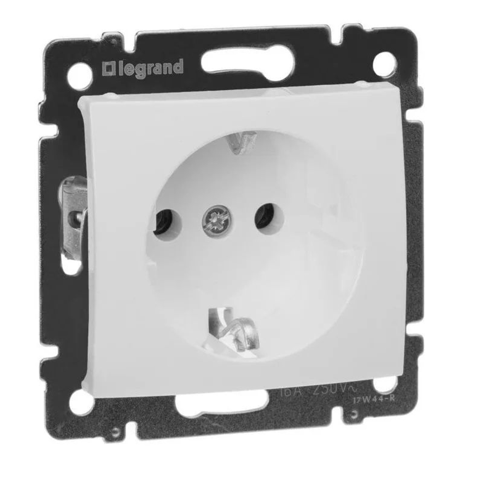 4321/4421 Розетка со шторкой 10 шт белая