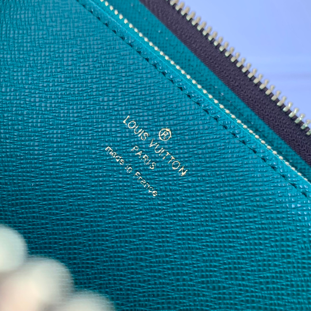 Louis Vuitton Zippy Wallet