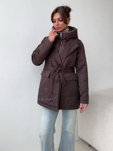 Женская куртка шоколадного цвета с капюшоном