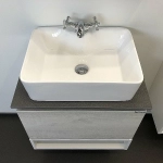 Тумба с раковиной Comforty Прага 60 00-00014536 (PZ-6068) светлое дерево/белая/столешница графит