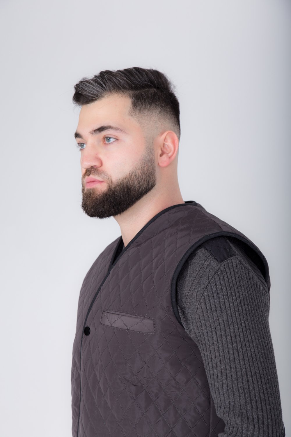 Утепленный мужской жилет из овчины