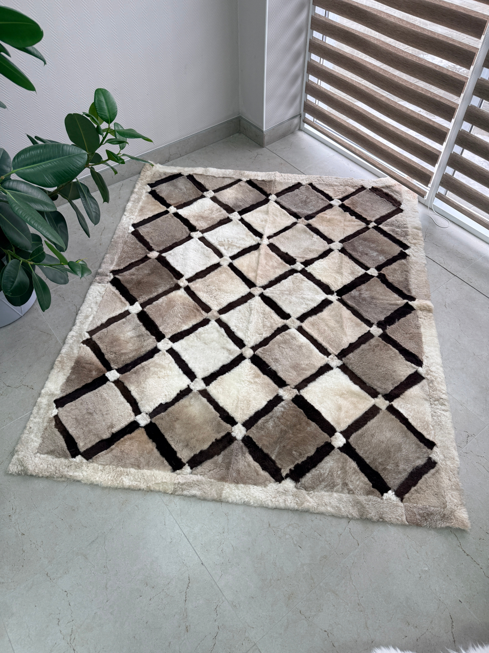 Ковер прямоугольный натуральный мех овчина, 210 х 170 см.