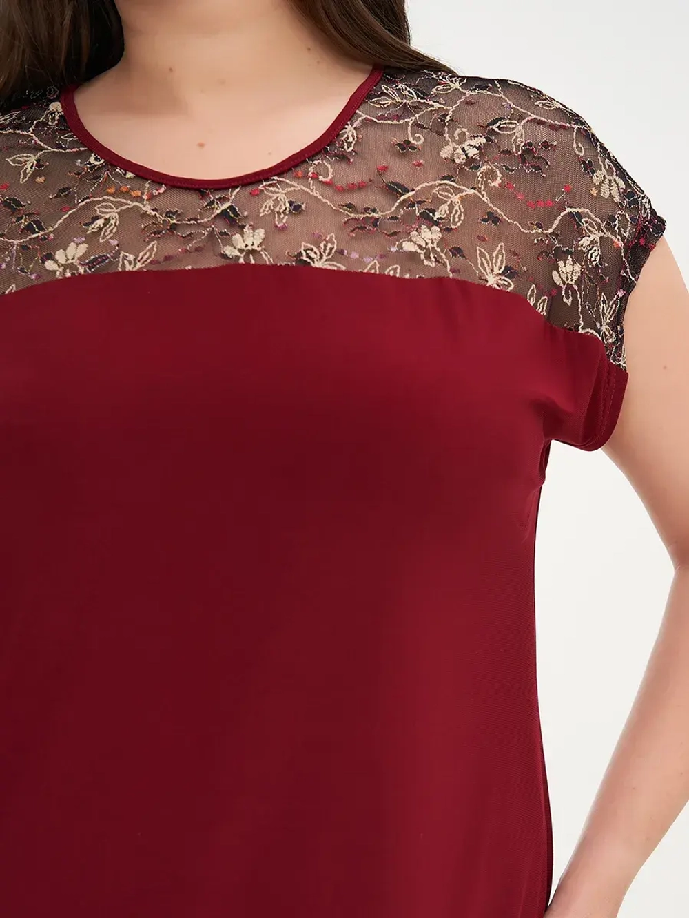 Блузка футболка с кружевом