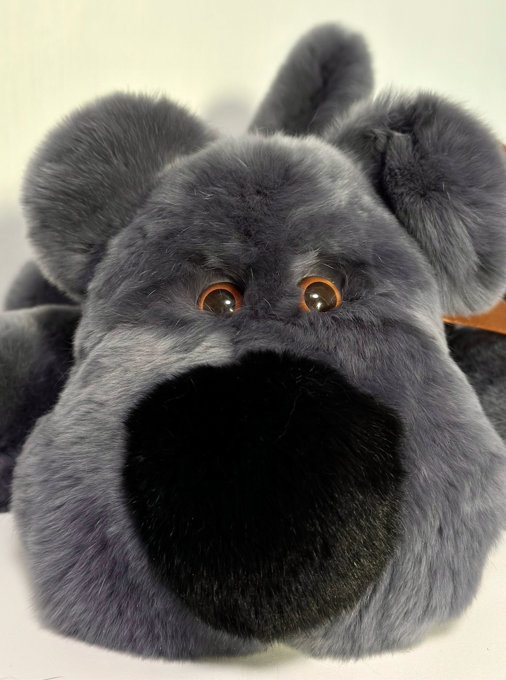 Собака Шанель гигантская (серая)