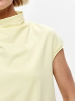 Футболка дизайнерская с цельнокроеным воротником сливочно-масляный