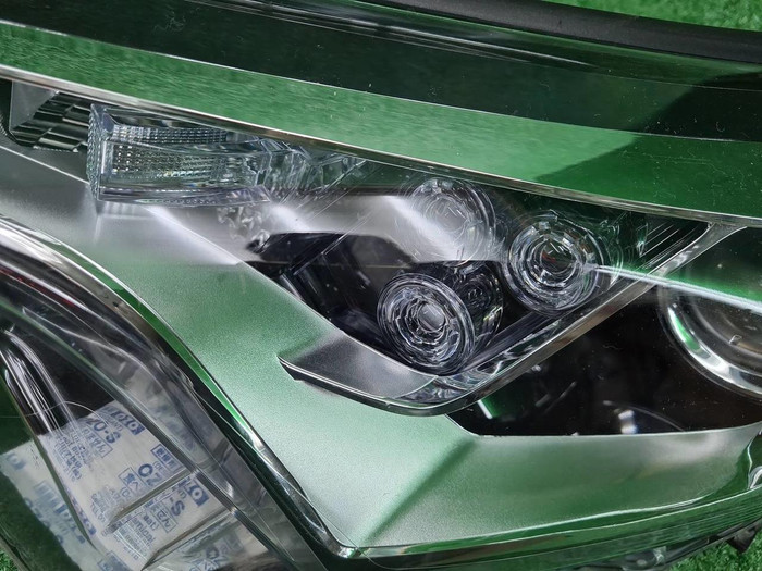 Фара левая Toyota C-HR (2016-2019) галоген