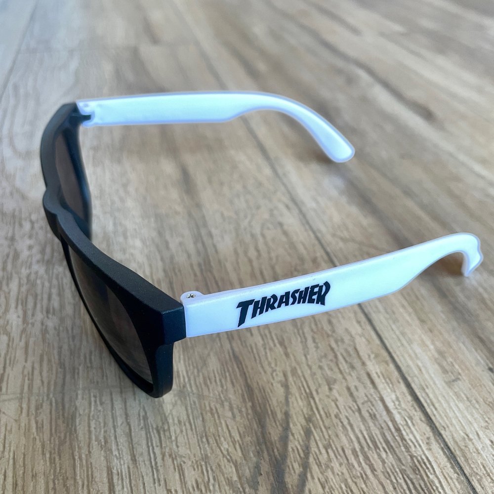 Очки Thrasher logo assorted