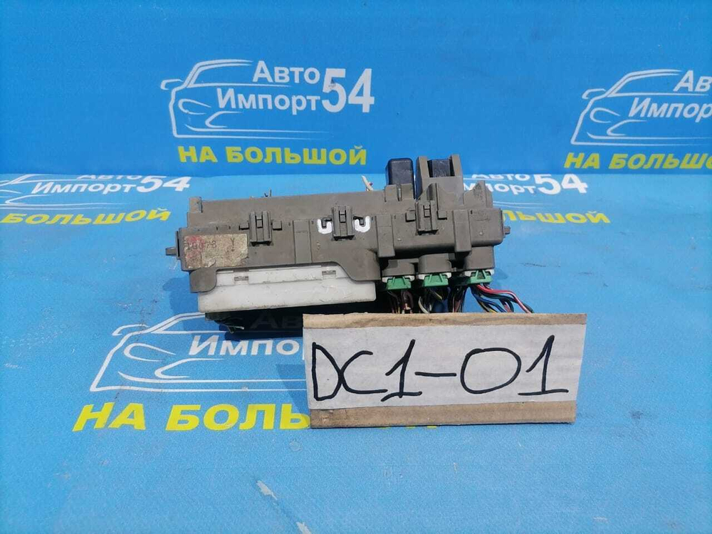 Блок предохранителей салонный Honda INTEGRA 1993