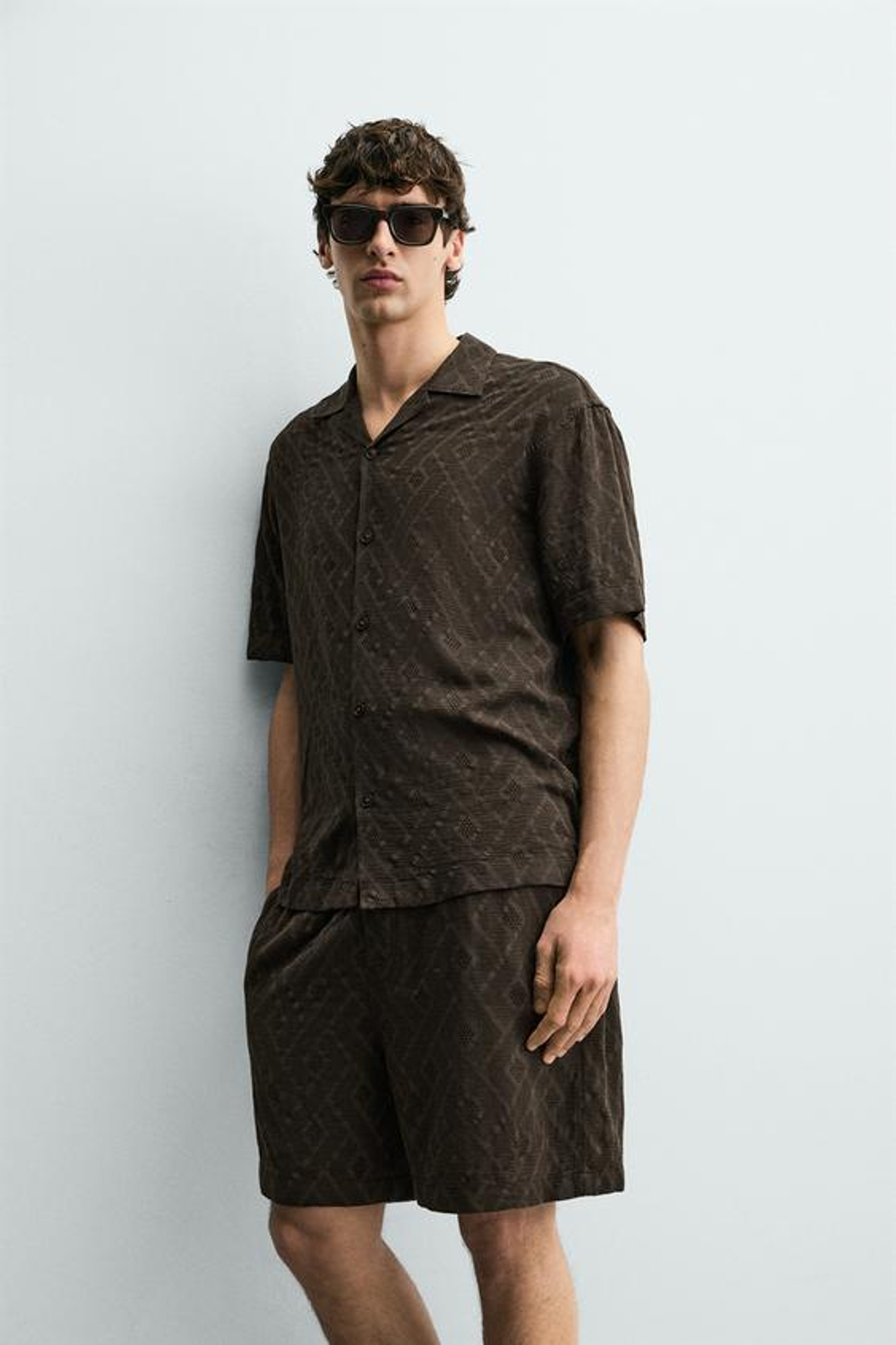 ZARA ШОРТЫ ИЗ ЖАККАРДА С ГЕОМЕТРИЧЕСКИМ РИСУНКОМ, КОРИЧНЕВЫЙ