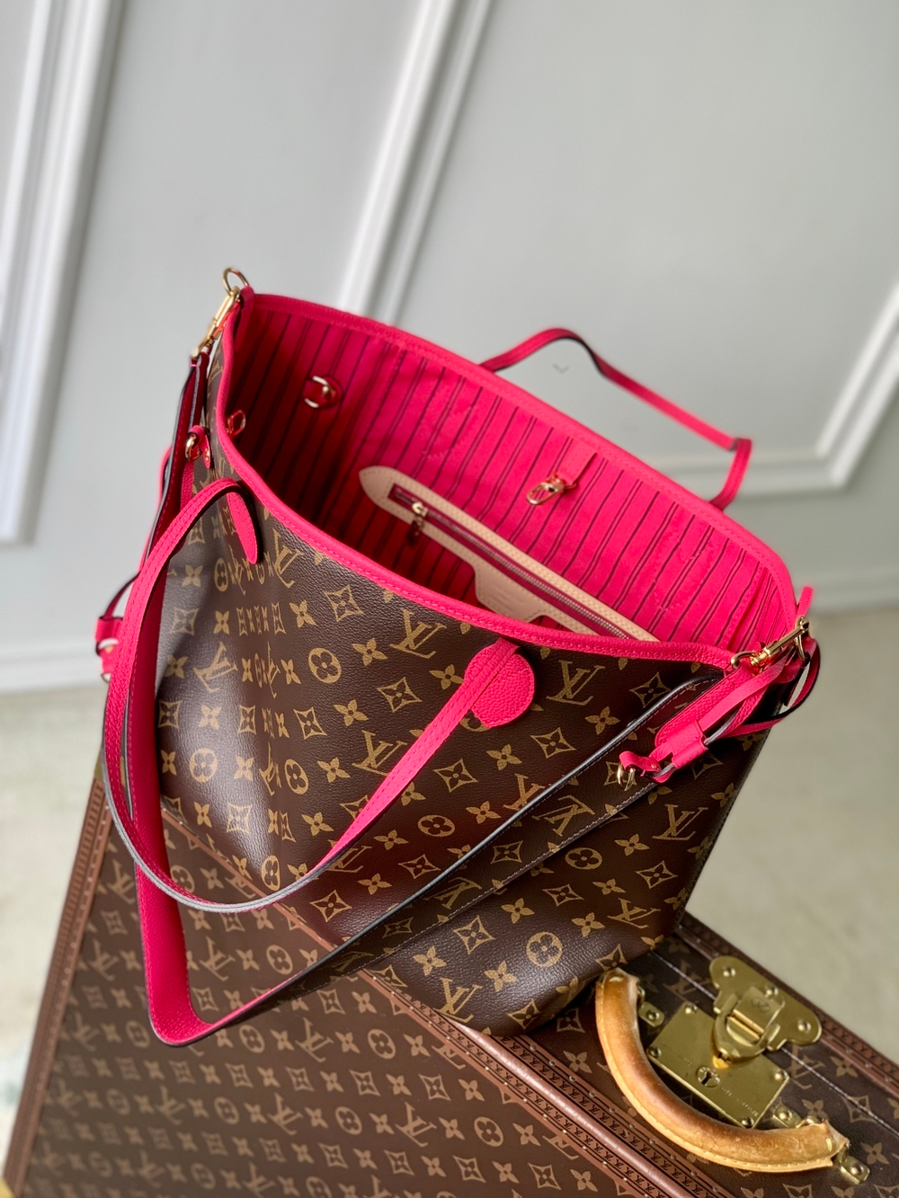 Louis Vuitton Neverfull Bandouliere Inside Out MM