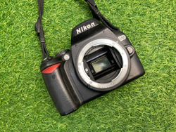 Nikon D60 + Kit AF-S 18-55mm G VR