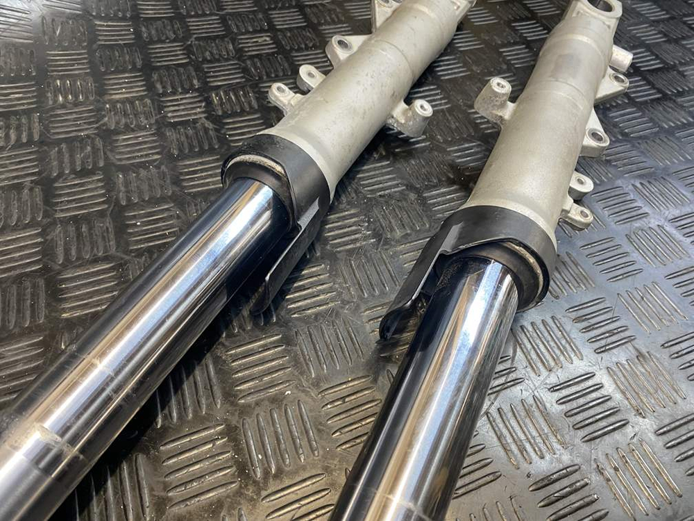 Перья вилки Yamaha FJR1300A RP13A 2010