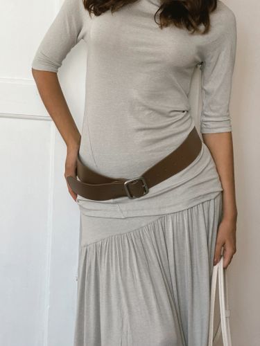 Бежевый костюм с юбкой плиссе Coline