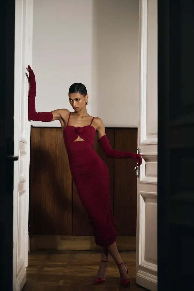 Nicole, платье миди из бордового бифлекса с розой