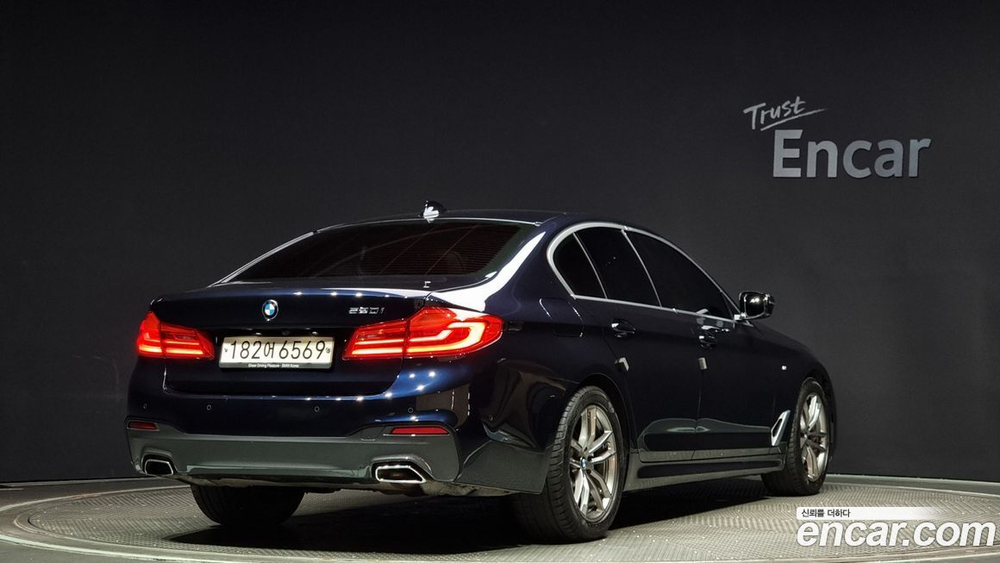 BMW 5 Series (G30) 520i M Sports (07.2020)