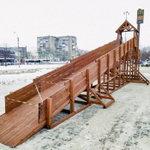 Зимняя деревянная заливная горка Теремок