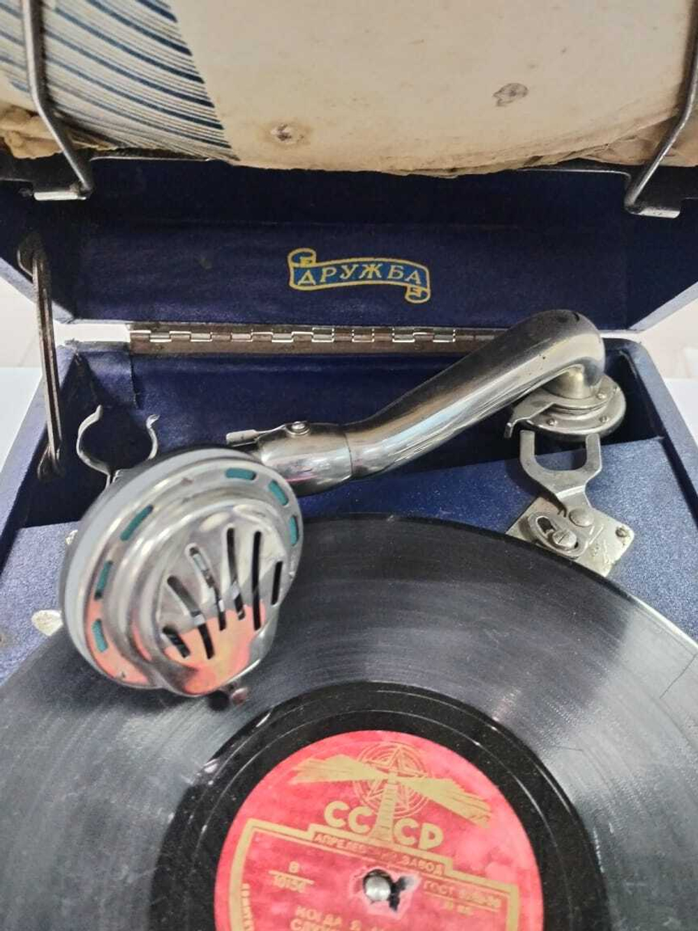 Патефон "Дружба". Ленинградский патефонный завод